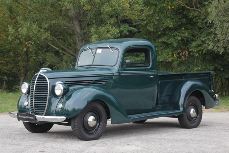 Ford V-8 Half Ton Pickup 1939